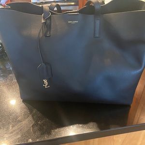 SHOPPING BAG SAINT LAURENT E/W IN SUPPLE LEATHER